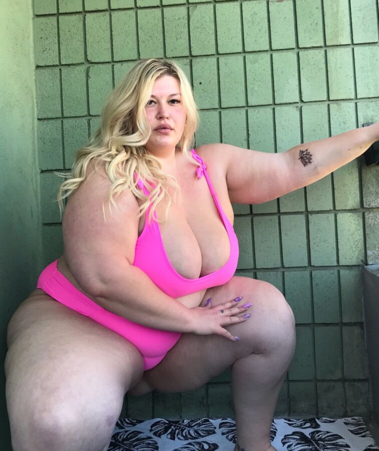 Lyndsay Patricia (Plus Size Barbie) - Thick BBW! 5 of 52 pics