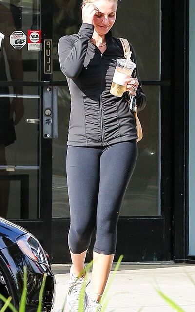 Cameron Diaz Booty in tights at the gym in Studio City 5 of 7 pics