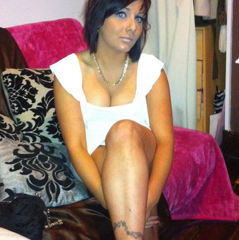  Chav Slut Amy UK 8 of 15 pics