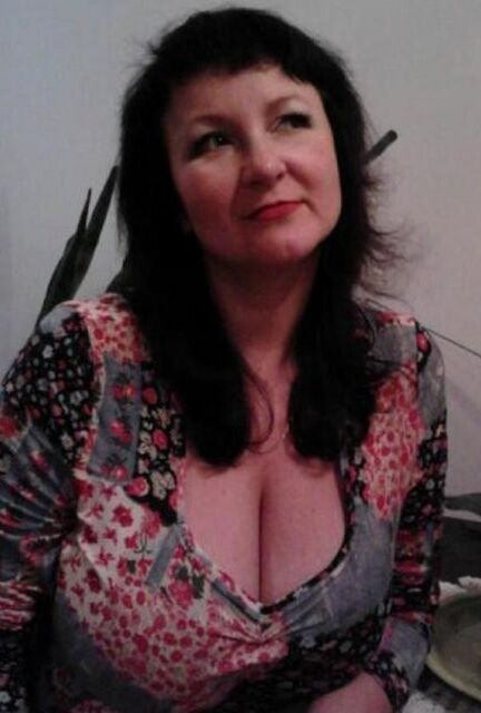 Mature brunette with big tits 2 of 6 pics