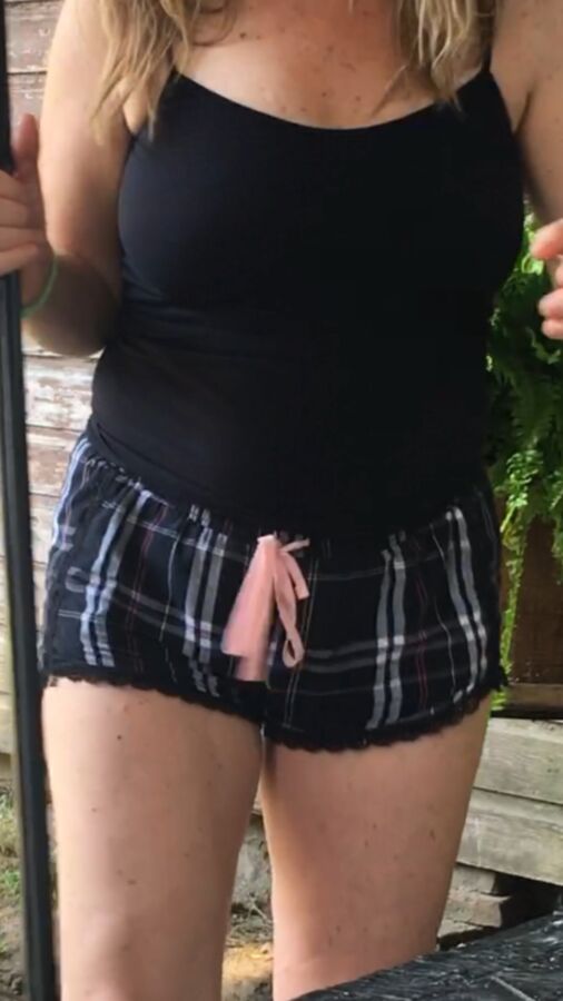 Is my wife sexy or too fat? 9 of 21 pics