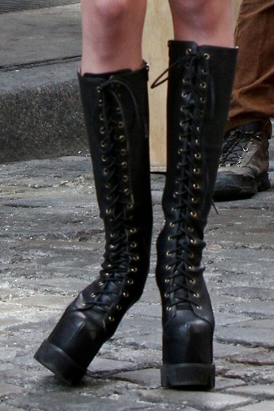 Taylor Momsen on the set of a Music Video in NYC 16 of 27 pics