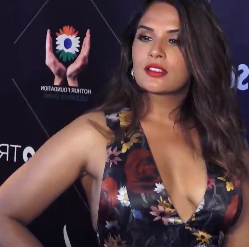 Richa Chadda - Glamorous Indian Celeb in Revealing Sexy Outfits 2 of 33 pics