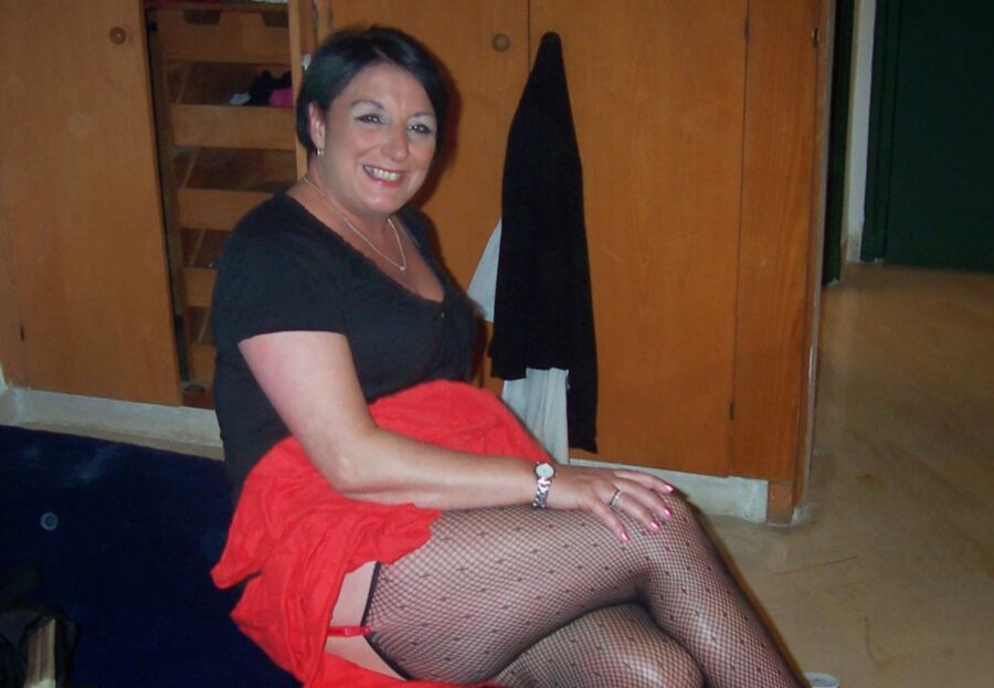 Gwen a lovely BBW in stocking and garter belt 3 of 13 pics