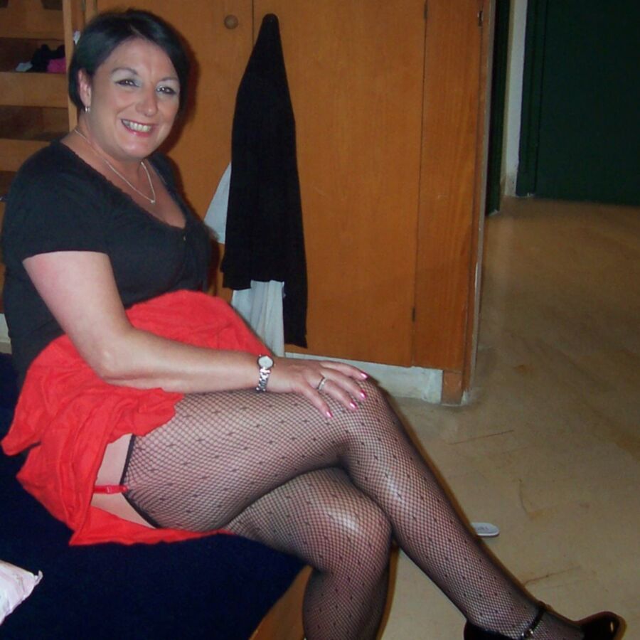 Gwen a lovely BBW in stocking and garter belt 5 of 13 pics