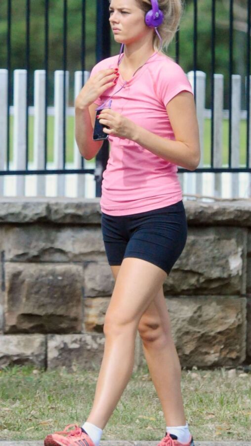 Samara Weaving Jogging in Sydney 3 of 10 pics