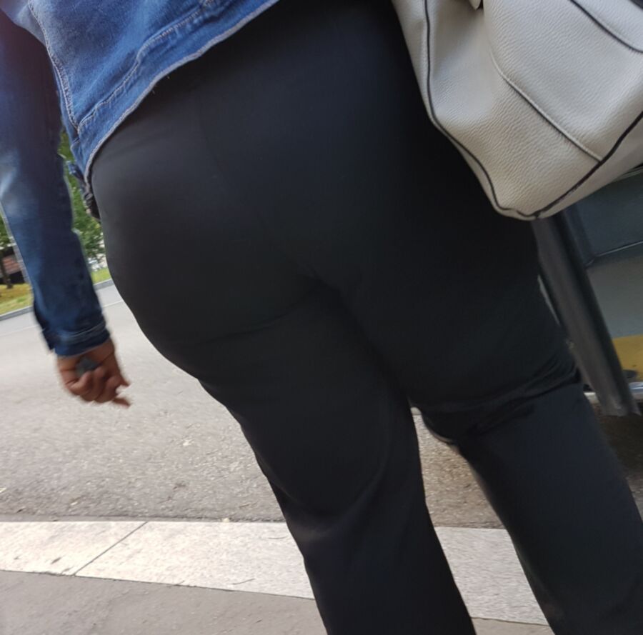 Wonderful Black Granny I Use to See every Morning (Buttcrack) 19 of 27 pics