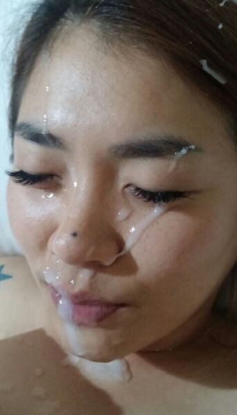 CUMSHOT ON FACE 1 of 28 pics