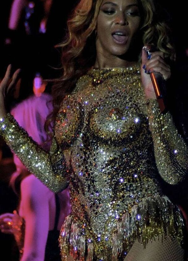 Beyonce Knowles Performing at the Kombank Arena in Belgrade 7 of 36 pics