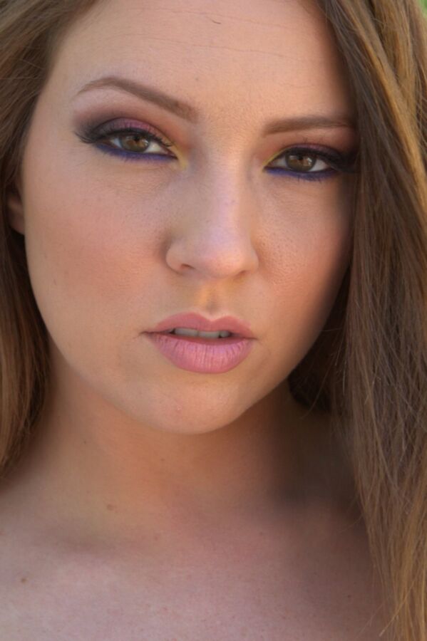 Maddy Oreilly 4 of 5 pics