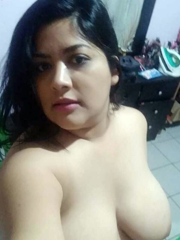 Sexy Latina 14 of 46 pics