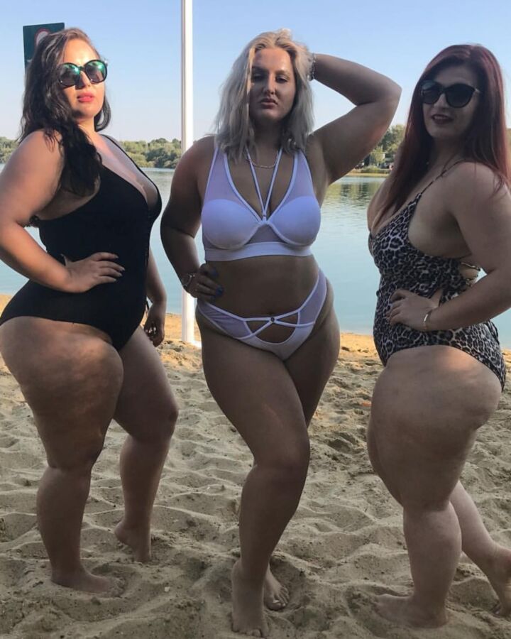 Group Plus Size  11 of 27 pics