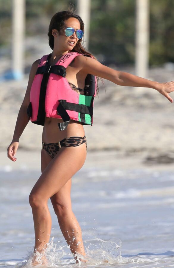 Myleene Klass shows off her figure in leopard bikini in Mexico 9 of 13 pics
