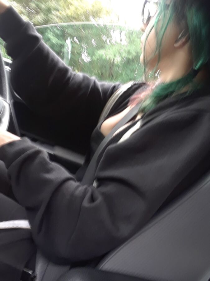 EmoStudent Driver Cleavage Nicole 8 of 42 pics