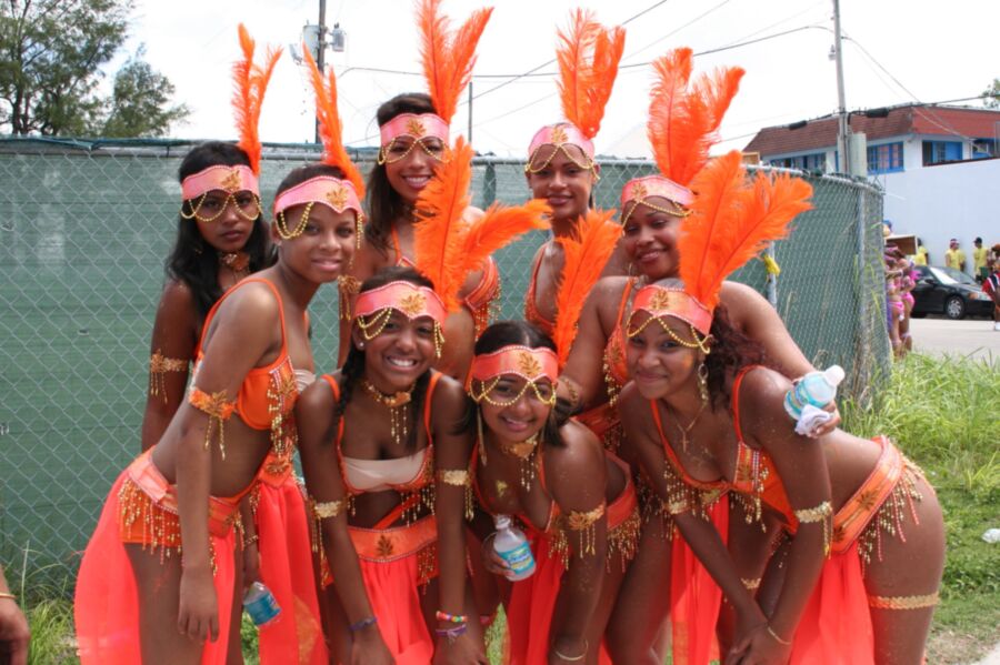 Street Carnival Girls. 12 of 176 pics