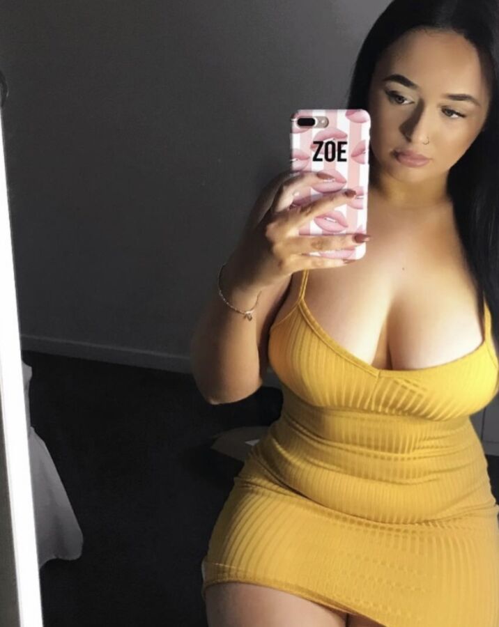 Zoe - Curvy Tits Teen Chav Slut 2 of 200 pics