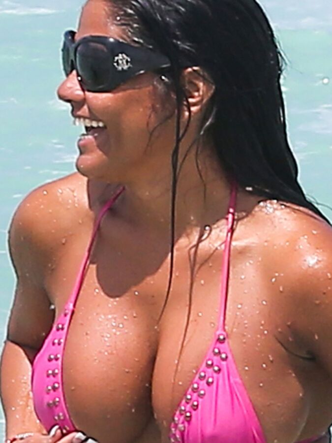 Maripily Rivera Bikini Candids in Miami 4 of 10 pics