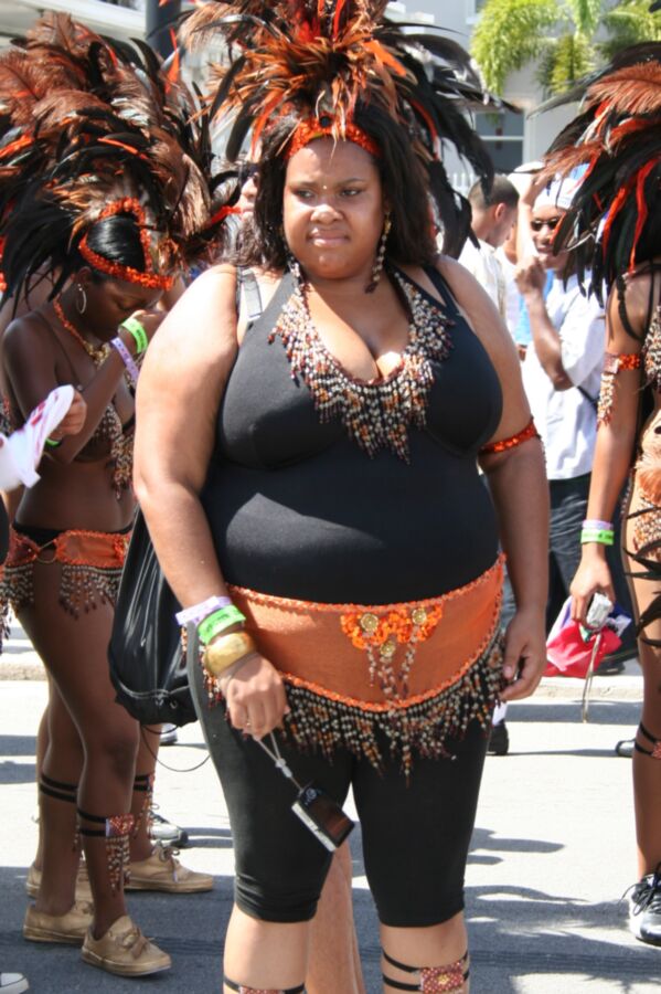 Street Carnival Girls. 18 of 176 pics