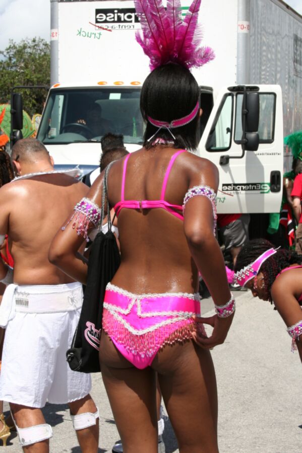 Street Carnival Girls. 21 of 176 pics