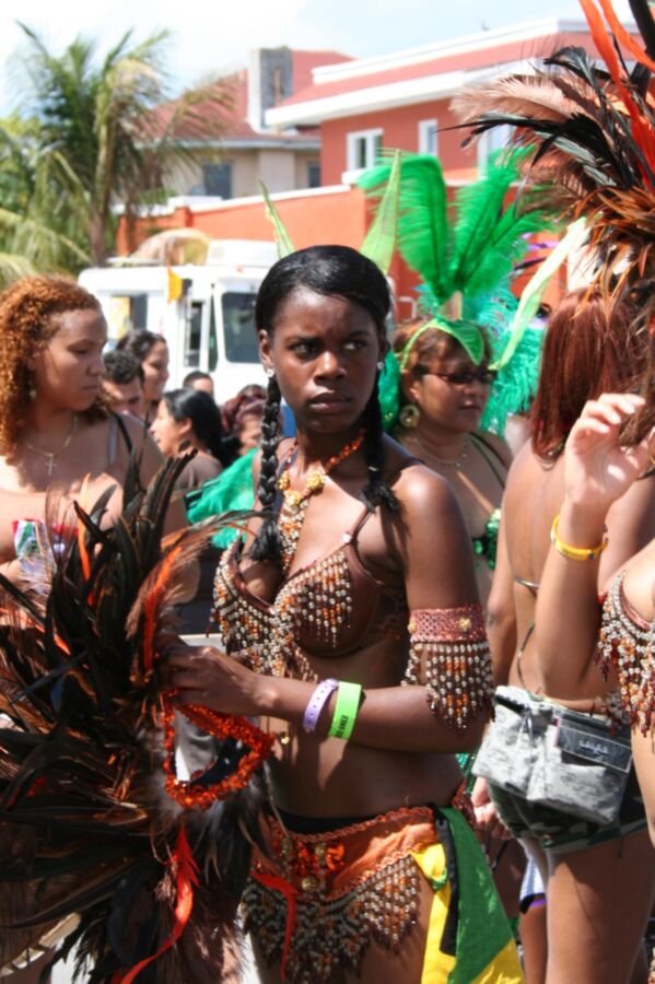 Street Carnival Girls. 17 of 176 pics