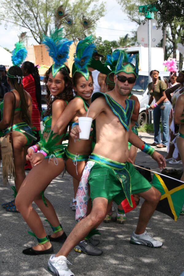 Street Carnival Girls. 3 of 176 pics