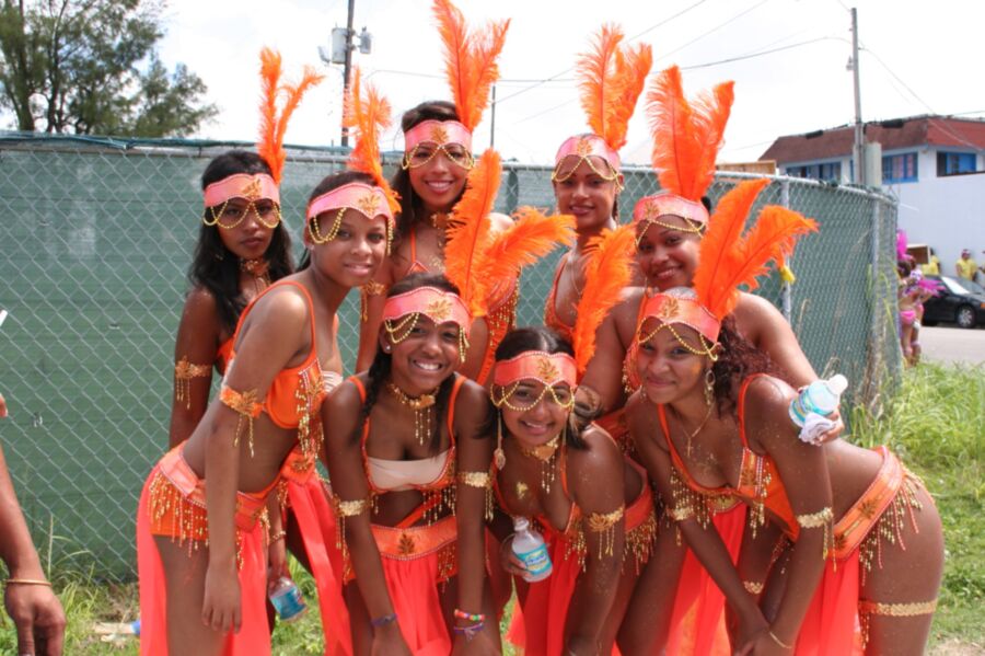 Street Carnival Girls. 13 of 176 pics