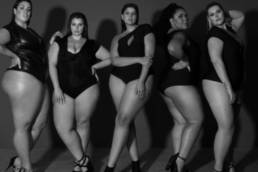 Group Plus Size  3 of 27 pics