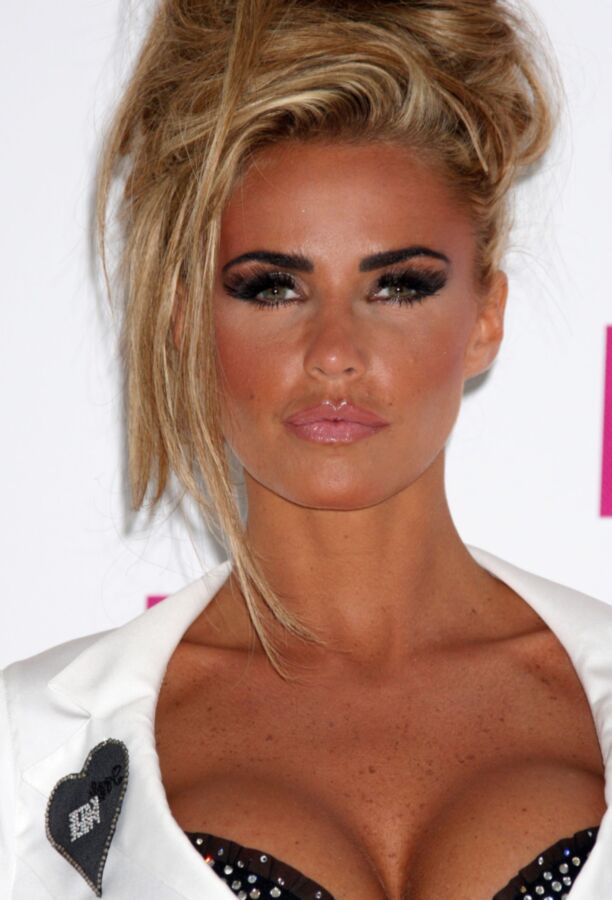 Katie Price! Stunning British Beauty! 3 of 76 pics