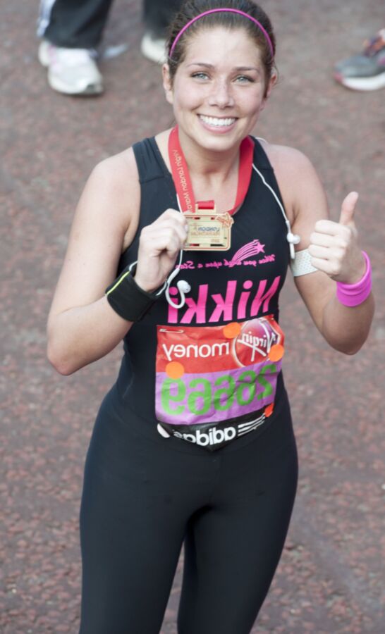 Nikki Sanderson Booty in spandex Running the London Marathon 10 of 11 pics