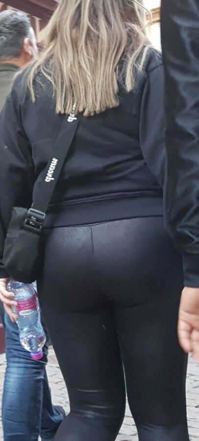 Candids Asses... Again  6 of 23 pics