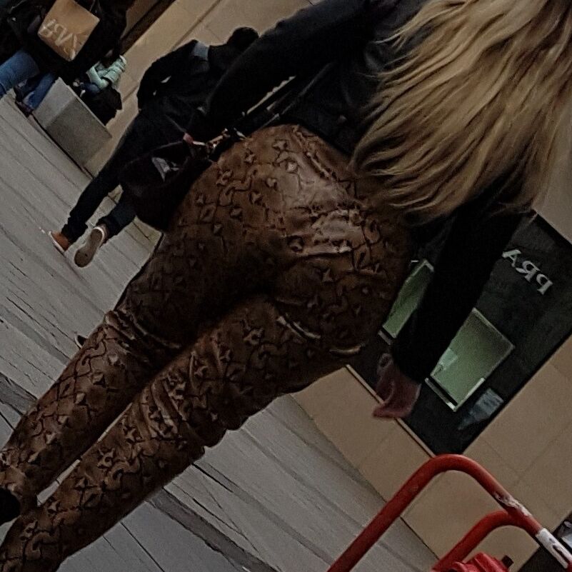 Candids Asses... Again  20 of 23 pics