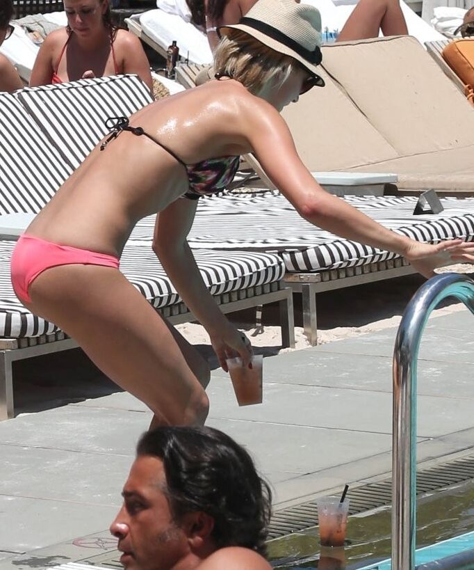 Julianne Hough in Bikini by the Pool in Miami 14 of 17 pics