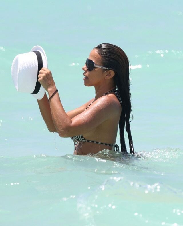 Vida Guerra in Bikini on the Beach in Miami 10 of 15 pics