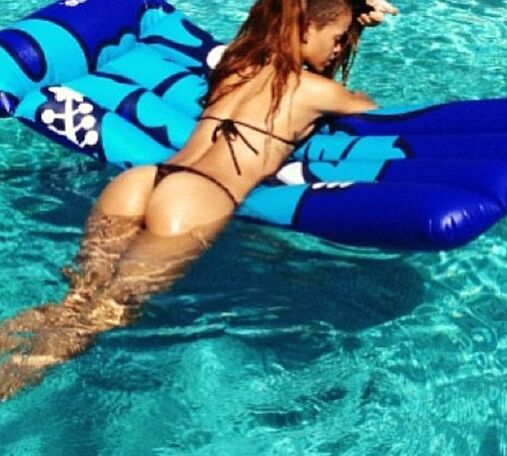 Rihanna Bikini Photoshoot Candids in Florida 1 of 2 pics