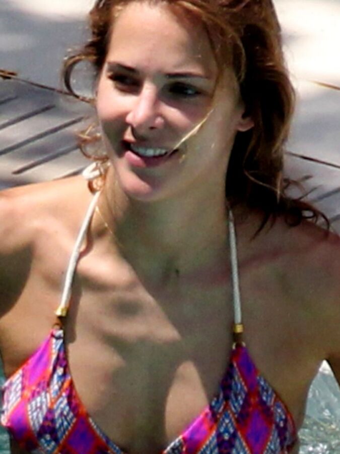 Melissa Theuriau - Bikini Candids in Miami 2 of 9 pics