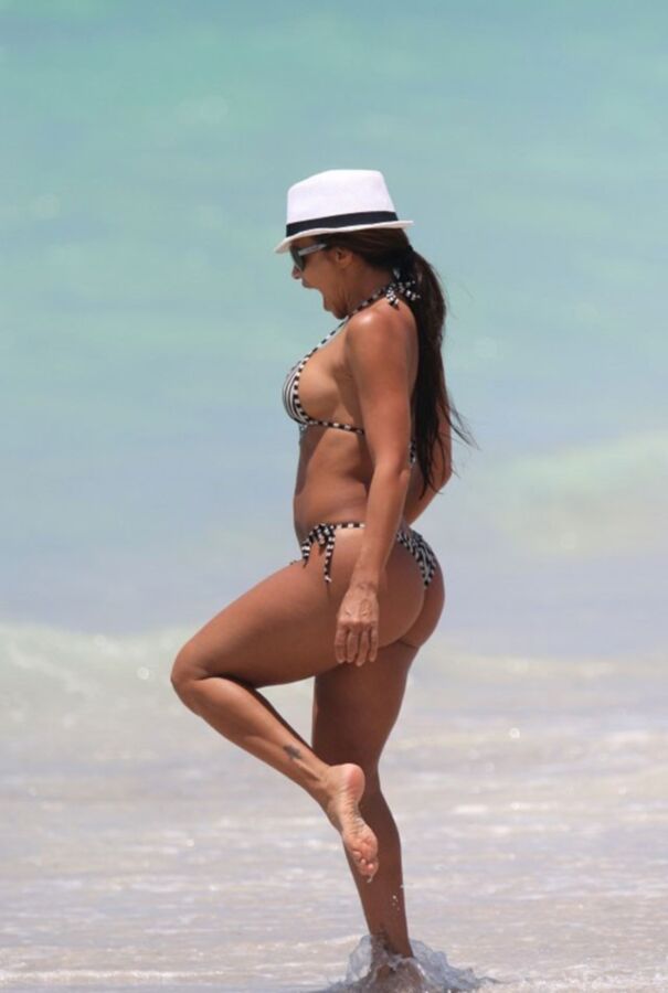 Vida Guerra in Bikini on the Beach in Miami 7 of 15 pics