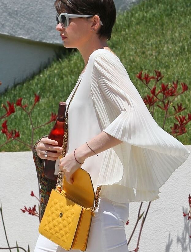 Anne Hathaway Out and About in Hollywood 8 of 12 pics