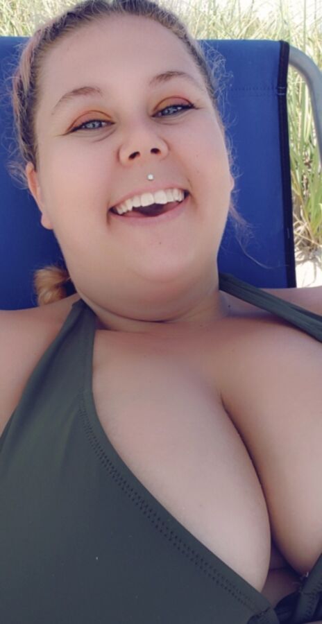 Amazing Chubby Girl With Glasses 24 of 42 pics