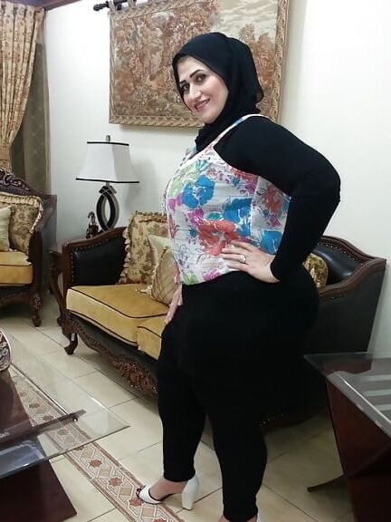 Hijabi Iraqi BBW Lamia with giant ass - Ex-mistress of diplomat 2 of 95 pics