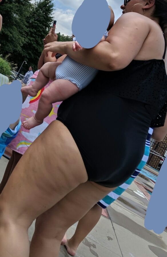 Pawg milfs at pool 14 of 31 pics