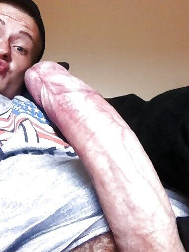 Big Dick Gay Selfies 12 of 251 pics