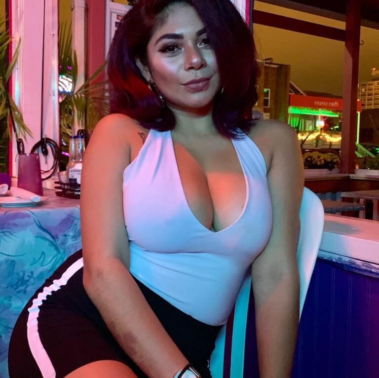 Sexy Latina Jocelyn  16 of 20 pics