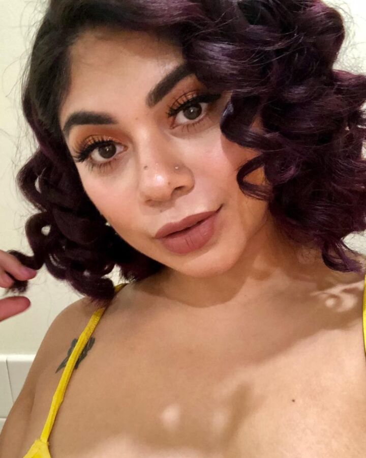 Sexy Latina Jocelyn  12 of 20 pics