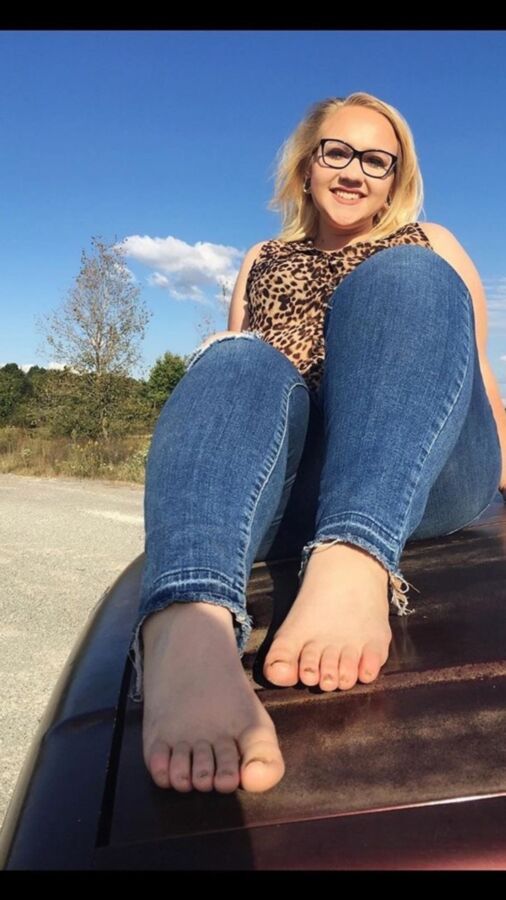 Fat foot slut 1 of 35 pics