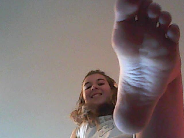 Kylies cute little feet 10 of 35 pics