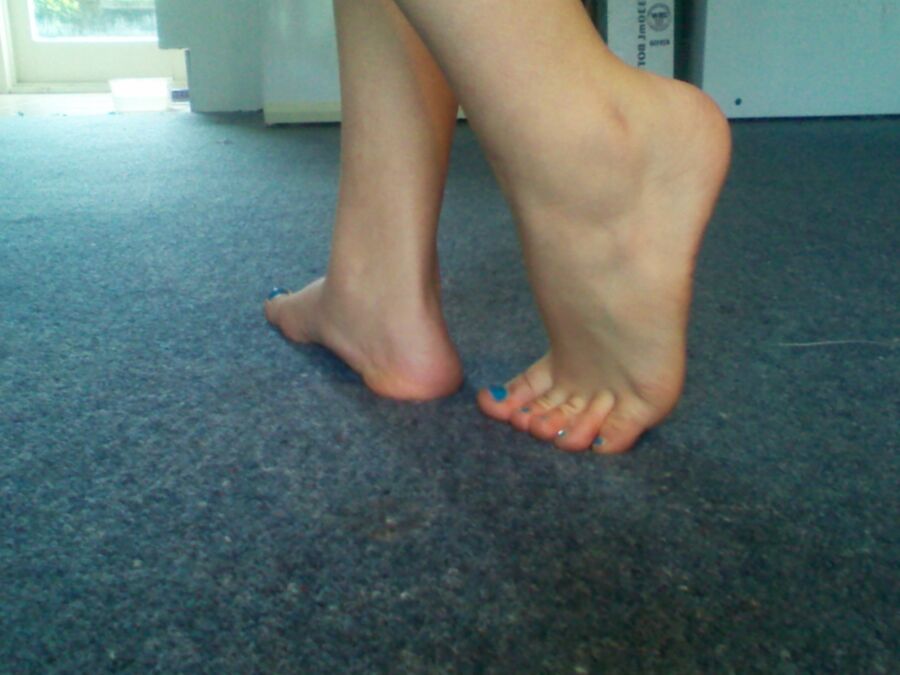 Kylies cute little feet 19 of 35 pics