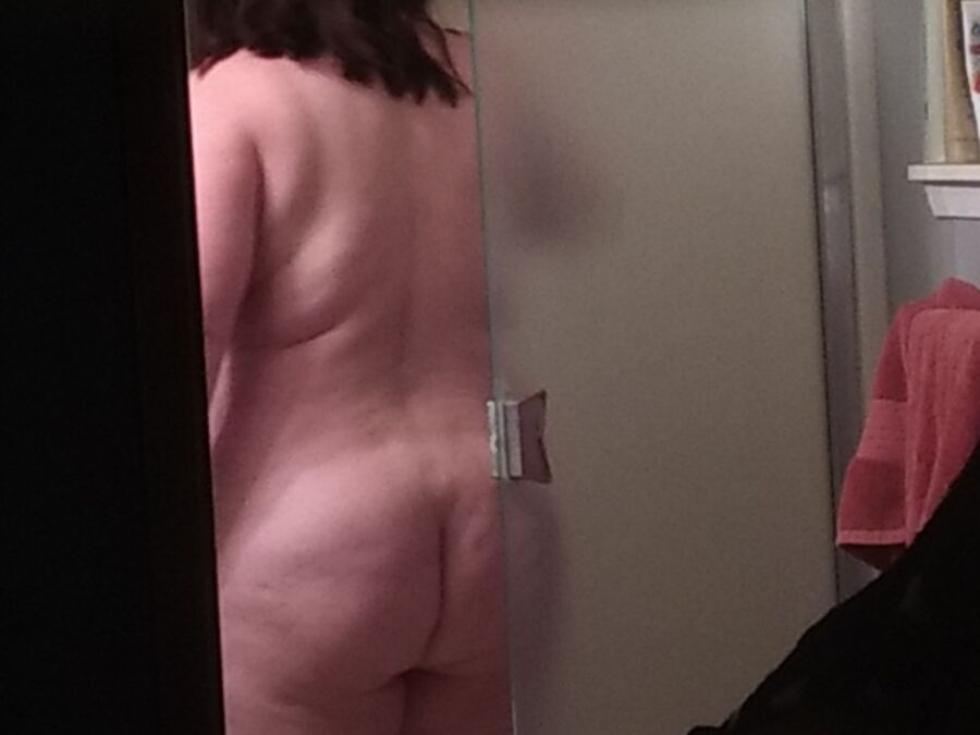 Wife Showering 4 of 7 pics