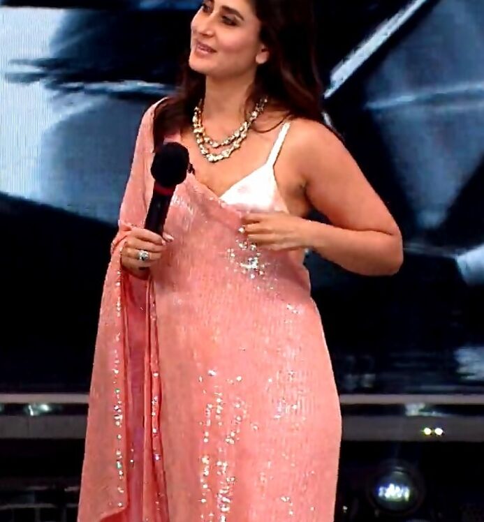 Kareena Kapoor - Indian Bollywood Celeb Stunning in Orange Saree 8 of 34 pics