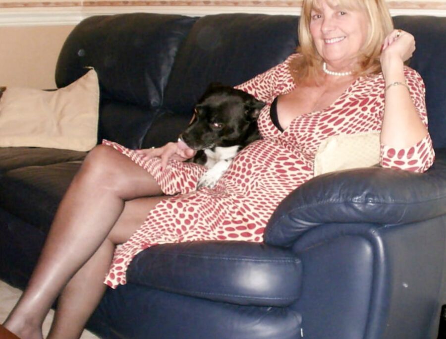 Crossed Legs: Older Wives and the Sofa 9 of 385 pics