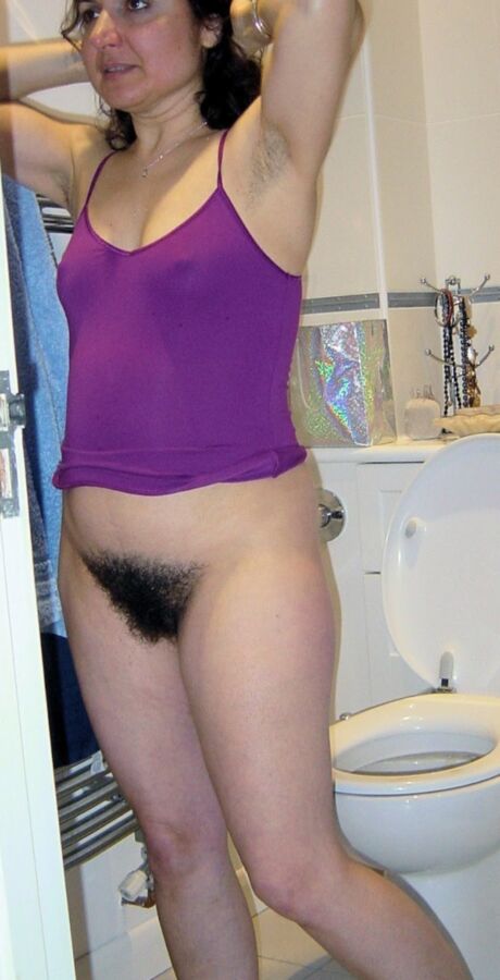 your mum forgot to shave 1 of 34 pics